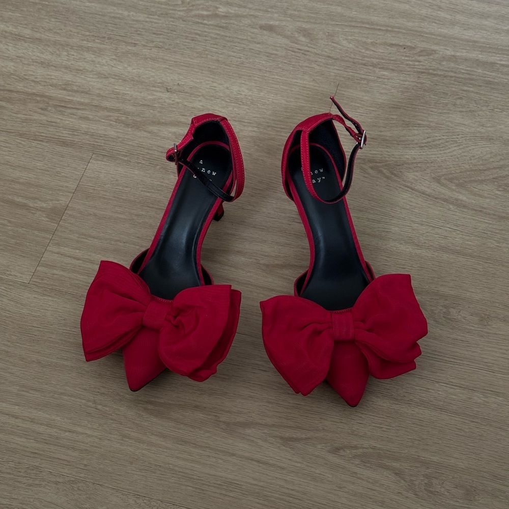 Elegant Red Bow Heels